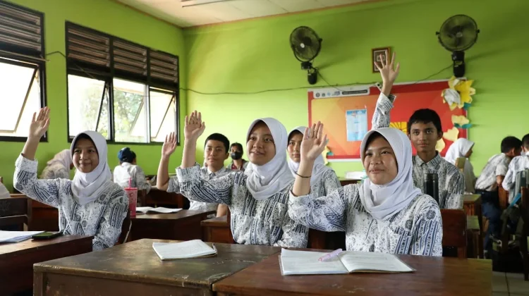 Imbas Abu Vulkanik, Sekolah di Jakarta Terapkan PJJ Mulai Senin