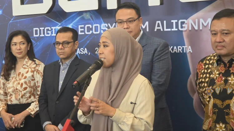 Menkomdigi Minta Warga Saring Informasi Erupsi Anak Krakatau