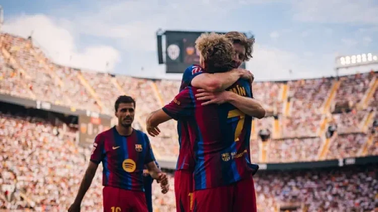 Barca Hantam Valencia 5-0, Flick Puji Performa Tim