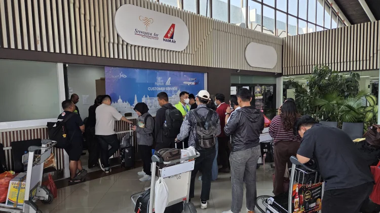 Penerbangan Tertunda, Penumpang Keluhkan Kerugian dan Bolak-balik Bandara Soetta