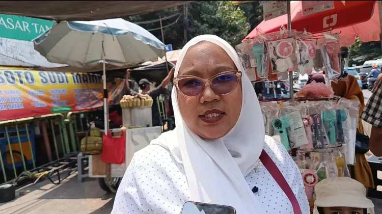 Warga Mulai Membeli Masker Antisipasi Gangguan Kesehatan imbas Abu Vulkanik