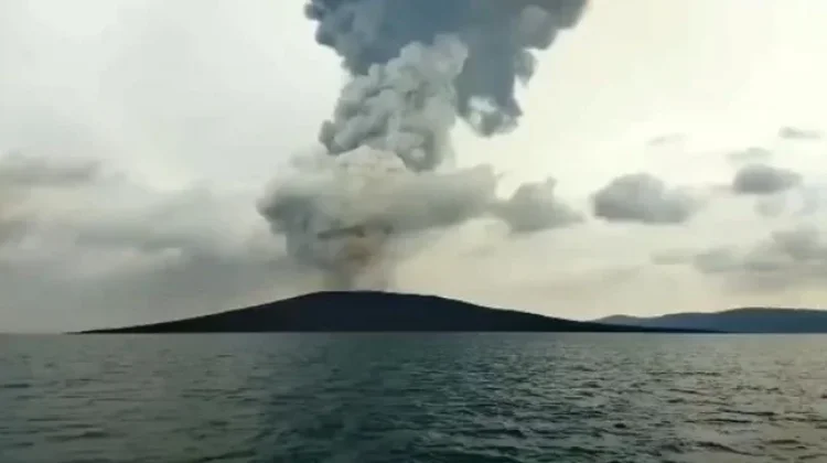 Aktivitas Erupsi Gunung Anak Krakatau Berhenti sementara Waktu