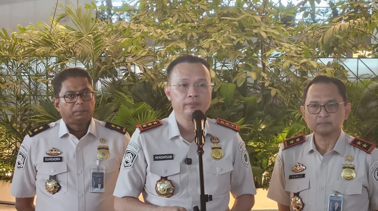 WNA Terdampak Erupsi, Imigrasi Bebaskan Biaya Denda