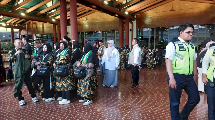 Efek Abu Vulkanik GAK, Kemenhaj Pastikan Penerbangan Jemaah Umrah Tetap Terlayani