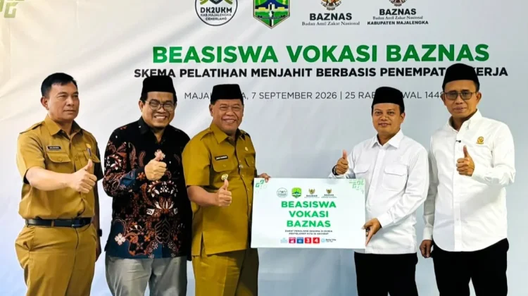 BAZNAS Salurkan Beasiswa Vokasi Menjahit untuk 120 Mustahik di Majalengka