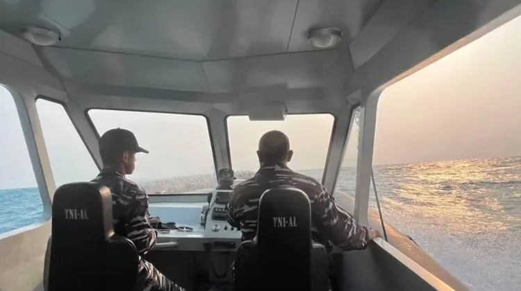 Presiden Prabowo Perintahkan TNI AL Cari Lima Jurnalis Hilang di Selat Sunda