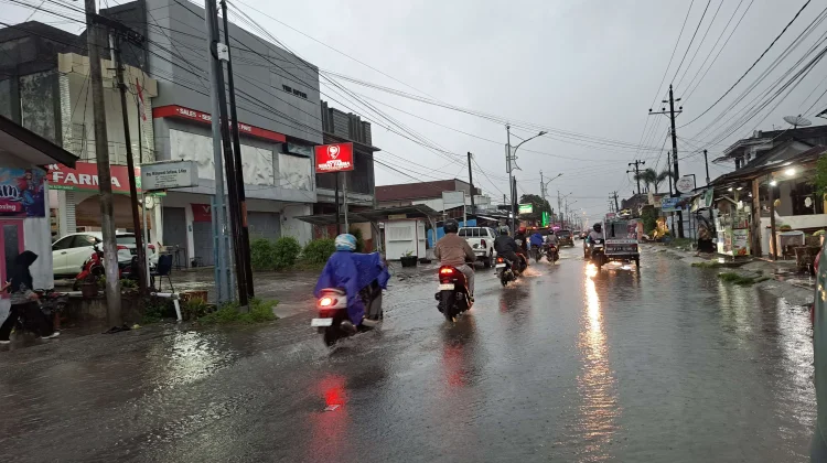 Waspada Cuaca Ekstrem, BMKG Prediksi Hujan Lebat hingga Sangat Lebat di Dua Wilayah