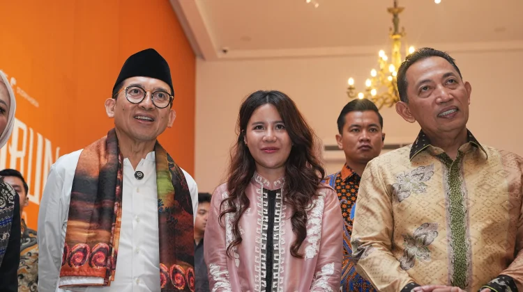 Kemenbud Resmikan Pameran 'Nasirun: Bersimpuh di Kaki Para Guru' di Jakarta