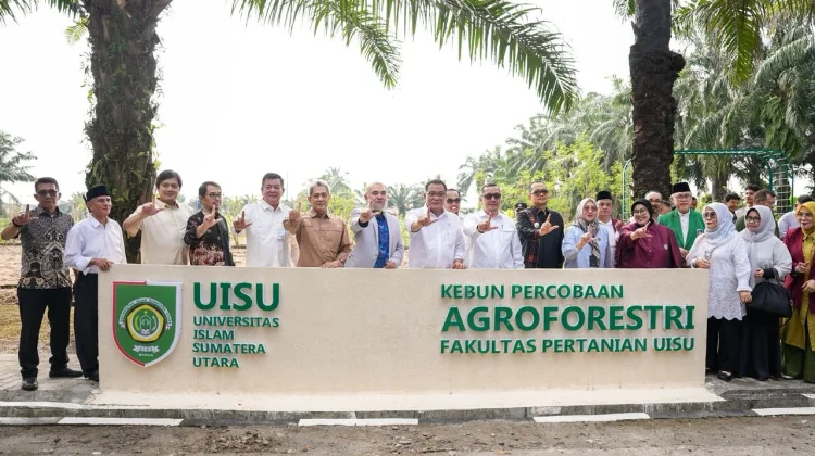 Menteri Jumhur Resmikan Kebun Agroforestri UISU sebagai Wakaf Hijau