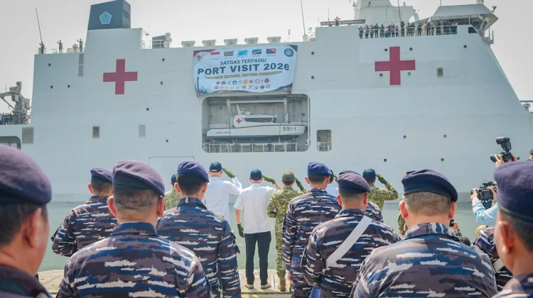 Wamensos Dukung Misi Kemanusiaan Satgas Port Visit 2026