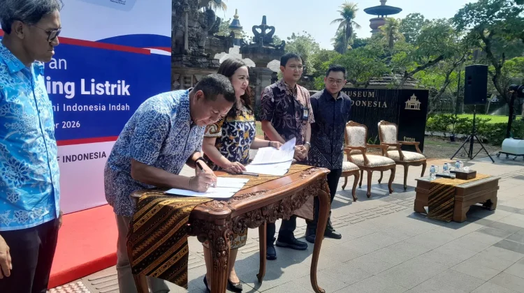 Paiton Energy Hadirkan Angling Listrik di TMII untuk Pariwisata Berkelanjutan