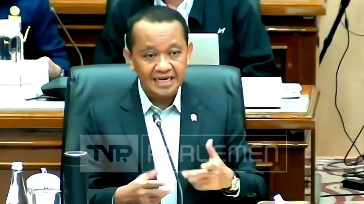 Menteri ESDM Pastikan Program Listrik Desa Berjalan dari Aceh hingga Papua