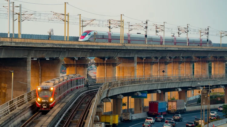 KAI Uji Coba LRT Jabodebek Pukul 05.30 WIB Dukung Penumpang Whoosh