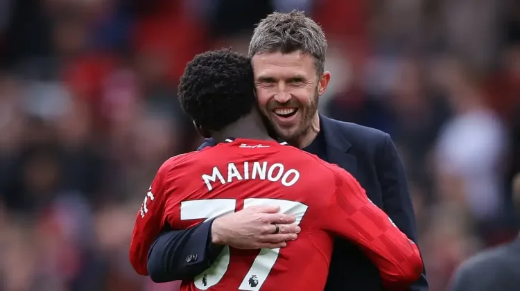 MU Hancur di Old Trafford, Carrick Jawab Isu Pemecatan