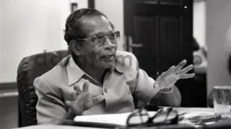 Frans Seda, Sosok di Balik Lahirnya Hari Perhubungan Nasional