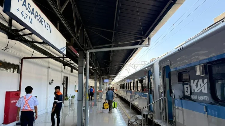 KAI Layani 182.208 Pelanggan Kereta Ekonomi Kerakyatan