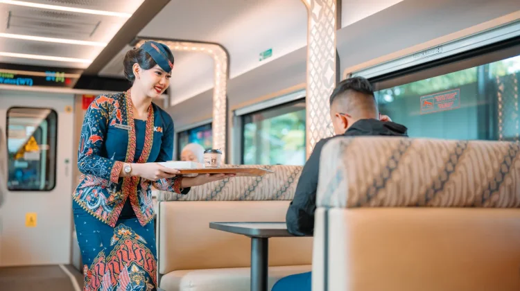 KAI Services Tingkatkan Layanan Kuliner Kereta Makan M1