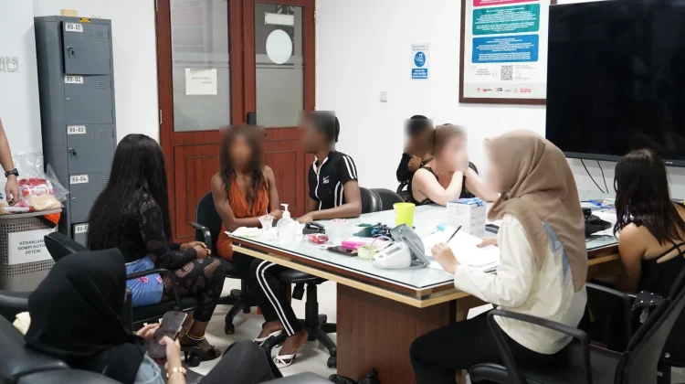 Imigrasi Ngurah Rai Amankan Belasan WNA dalam Operasi Gabungan