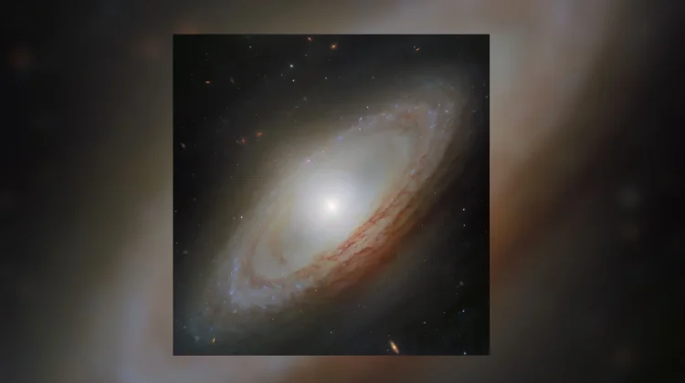 Hubble Temukan Galaksi Spiral yang Berputar Tak Seirama