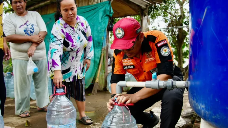 BAZNAS Salurkan 16 Ribu Liter Air Bersih untuk Warga Keranggan Tangsel