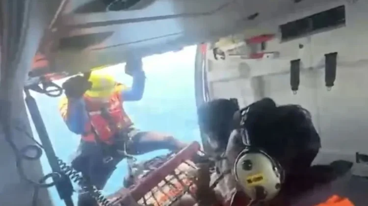 Basarnas Siagakan Helikopter Evakuasi Korban KM Virgo Transport 8