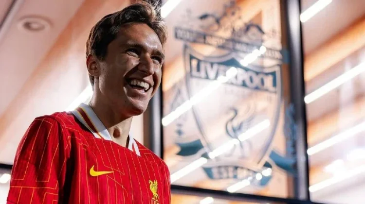 Pulih Cedera, Chiesa Segera Merumput Bersama Liverpool