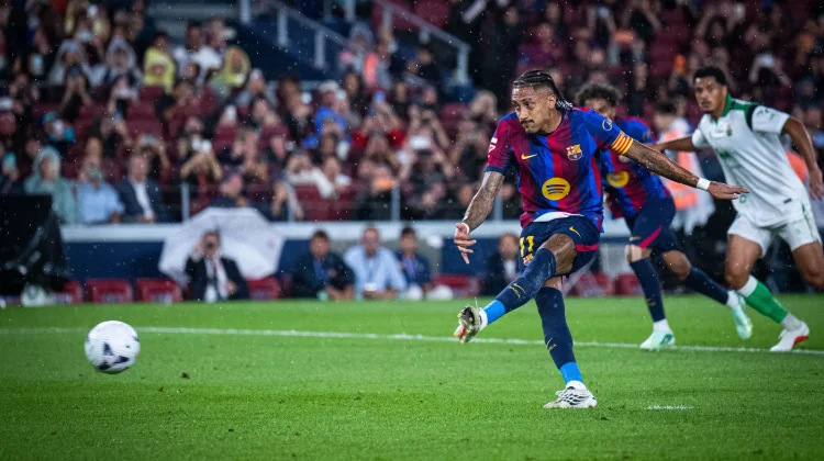 Barcelona Segera Perpanjang Kontrak Raphinha hingga 2029