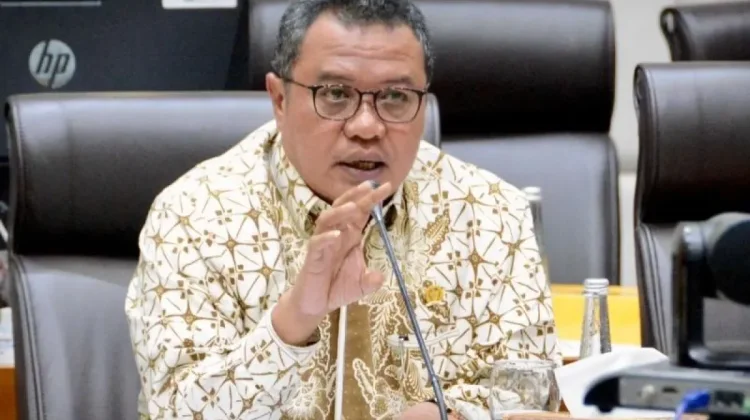 Lamhot Sinaga Salurkan Bantuan Rp520,8 Juta untuk Warga Samosir