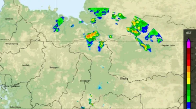 BMKG Ingatkan Awan Cumulonimbus Ganggu Penerbangan, Hujan Masih Intai Wilayah Ini