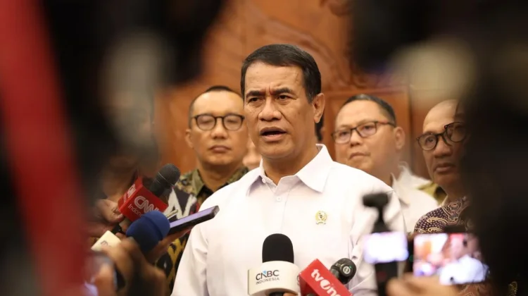 Mentan Minta Bulog Perkuat Beras Premium