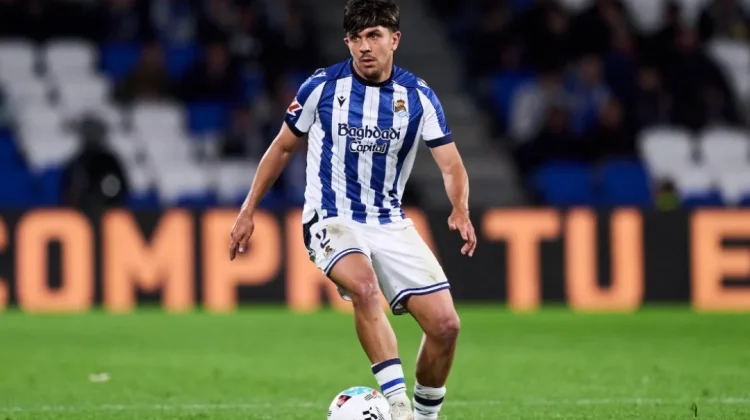 Liverpool dan Manchester City Pantau Bek Real Sociedad Jon Aramburu