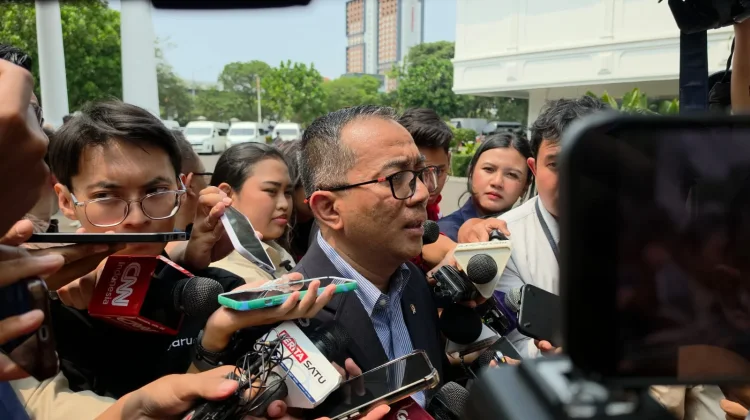 Menristek Pastikan Tindaklanjuti Arahan Presiden Soal Pendidikan Negeri Gratis