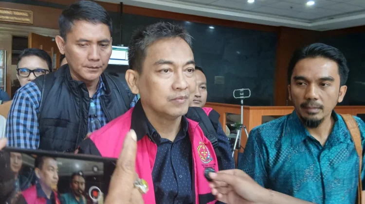 Mantan Ketua Ombudsman Dituntut 5,6 Tahun Penjara