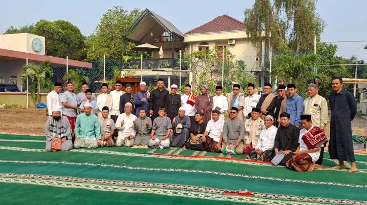 Ratusan Jamaah Gelar Salat Istisqa 'Tangerang Mengetuk Pintu Langit'