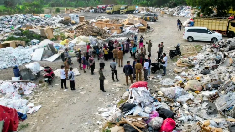 Dikeluhkan Warga, Tempat Pengelolaan Sampah di Cikarang Pusat Ditutup Sementara
