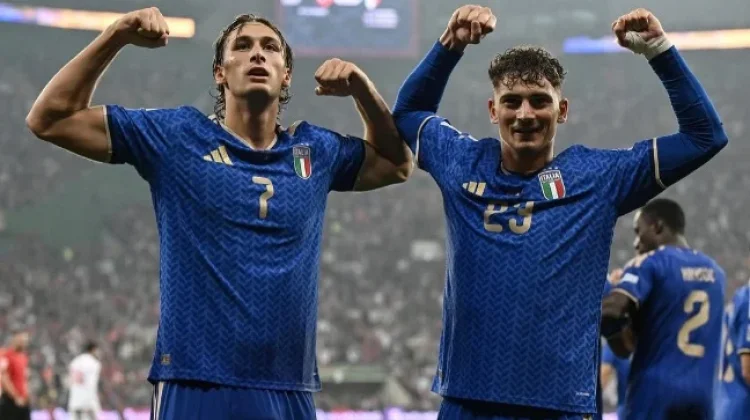 Mancini Ukir Sejarah, Dua Bersaudara Esposito Tampil Bersamaan