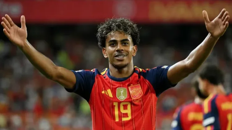 Yamal Bersinar, Spanyol Hantam Kroasia 4-1