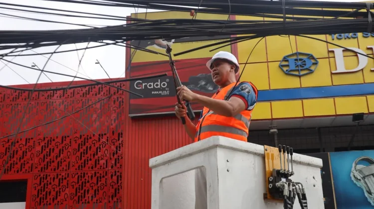 Target Tiga Tahun, Jalan Arteri di Bekasi Bakal Bebas dari Kabel Udara