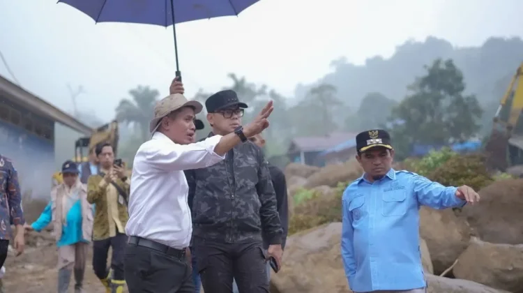 Wamendagri Bima Arya Tinjau Pemulihan Pascabencana di Solok