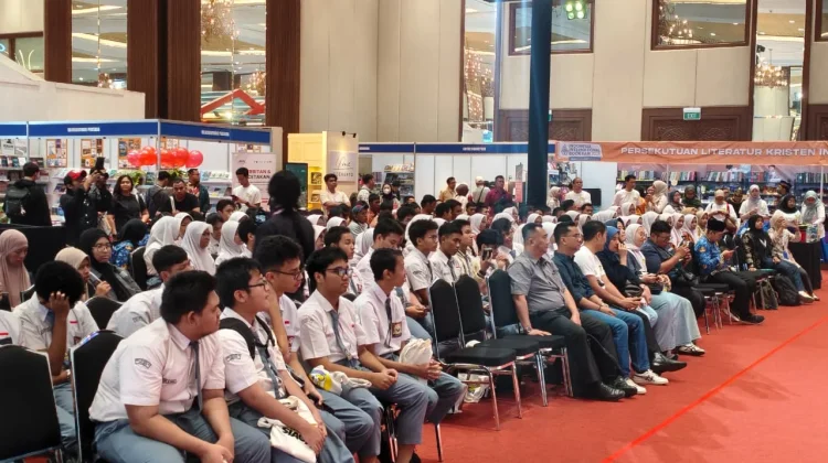 Erlangga Luncurkan Program TKA Final Sprint bagi Siswa di IIBF