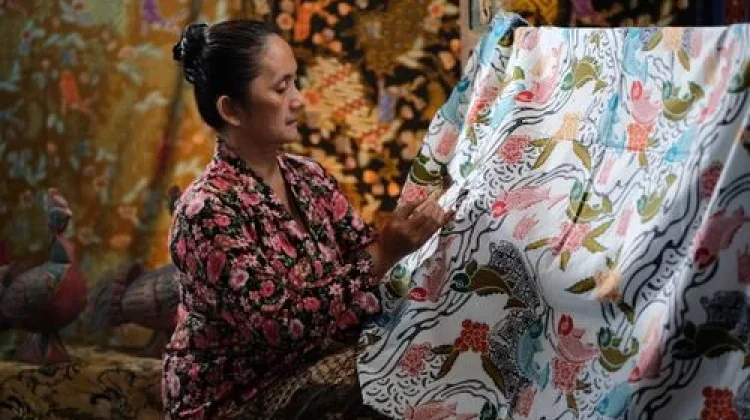 Hari Batik Nasional 2026, Simak Sejarah dan Tema Peringatannya