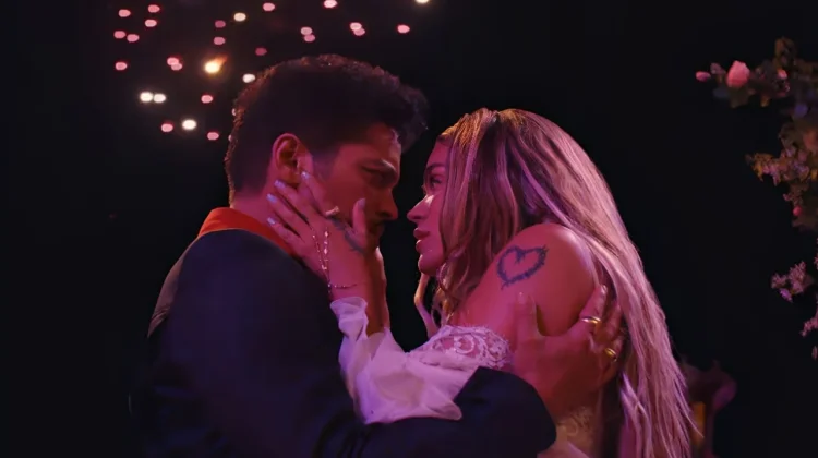 Bruno Mars Gandeng Karol G dalam Video Musik Terbaru ‘Dance With Me’