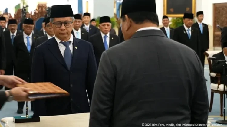 Rocky Gerung Dilantik Menjadi Wantimpres, Ini Profil dan Perjalanan Kariernya