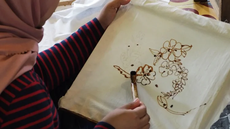 Perajin Batik Pekalongan Ajak Generasi Muda Belajar Membatik
