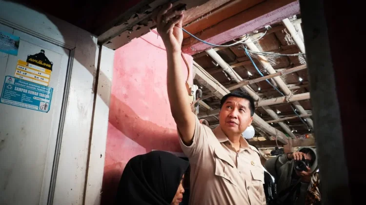 Pemerintah Pastikan Bedah Rumah di Purwakarta Tepat Sasaran
