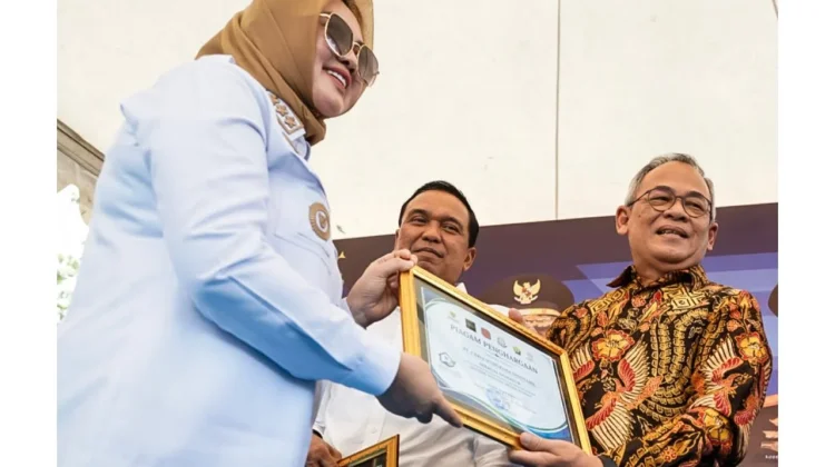 Ceria Corp Ambil Bagian dalam Program Gotong Royong Bedah Rumah Sultra