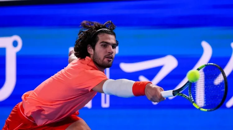 Selamat dari Tekanan 'Tie-Break', Alcaraz Tembus Perempat Final Japan Open 2026
