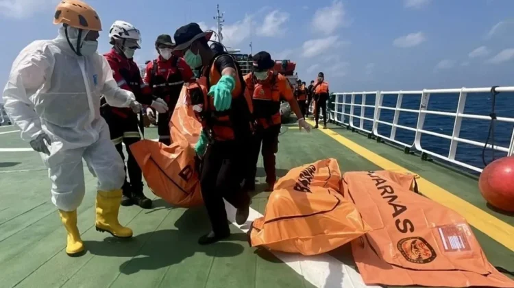 55 Korban Masih Hilang, Basarnas Lanjutkan Operasi SAR KM Virgo