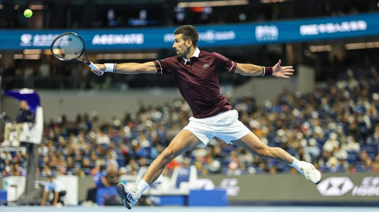 Taklukkan Zverev, Djokovic Melaju ke Semifinal dan Catat Rekor Sempurna di Beijing