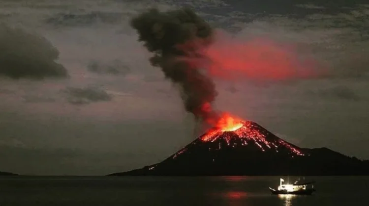 Gunung Anak Krakatau Meletus Dua Kali, Ini Sebaran Abu Vulkaniknya